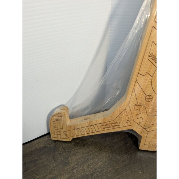 Star Wars Sci-Fi Spaceship Design Bamboo Cutting Board with Stand 2-piece Set - Picture 7 of 16